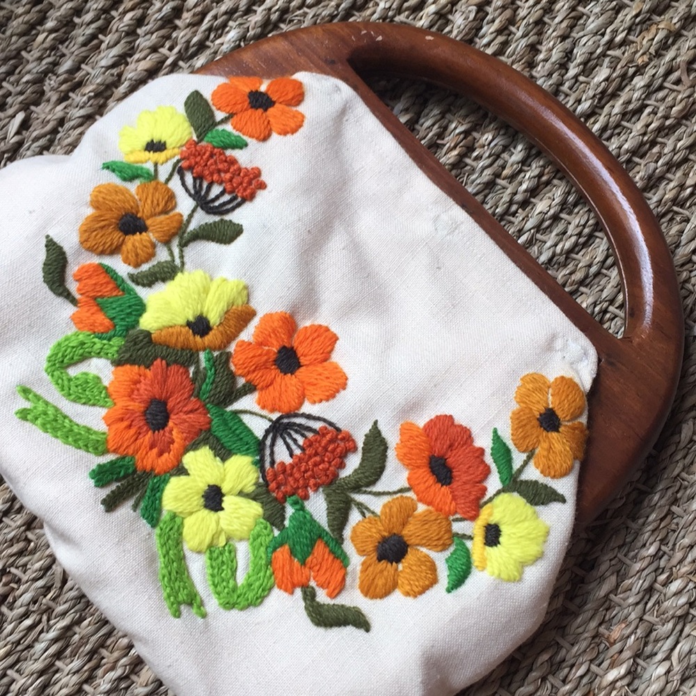 Floral Embroidered Cloth Wood Clutch